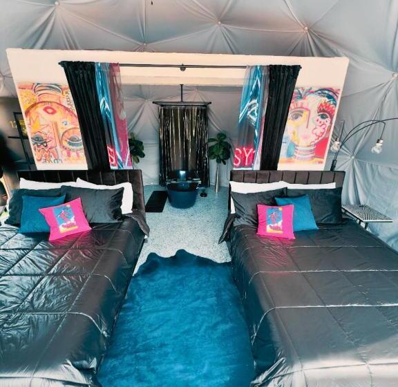 منتجع Daydreamer Domes