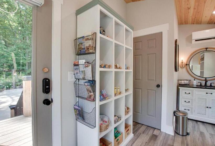 אתר נופש Love Shack Luxury Glamping Tent Honeymoon Theme