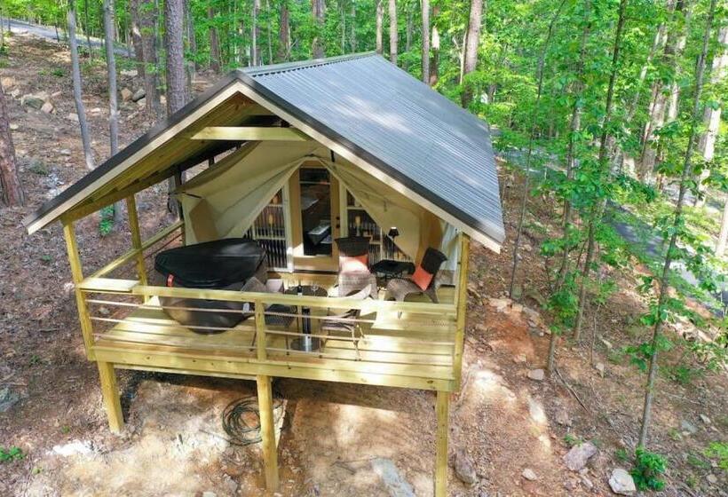 אתר נופש Love Shack Luxury Glamping Tent Honeymoon Theme