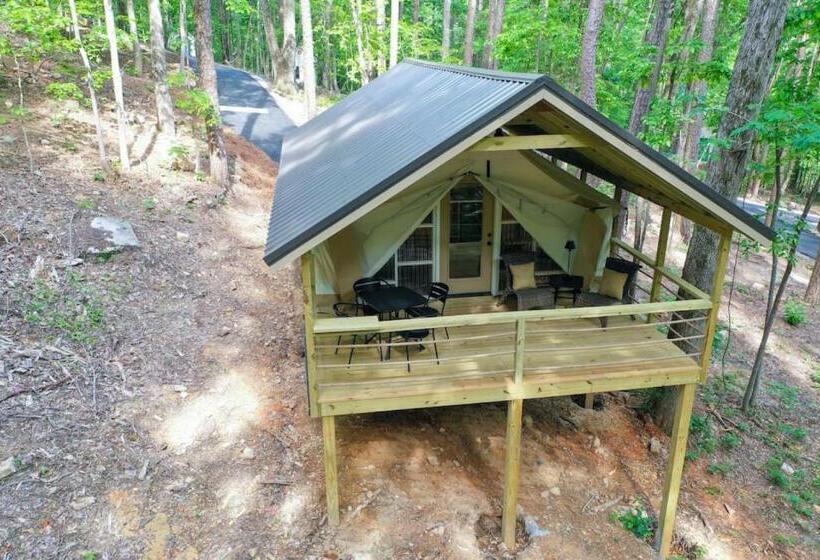 אתר נופש The Lodge Luxury Glamping Tent Hunting Theme