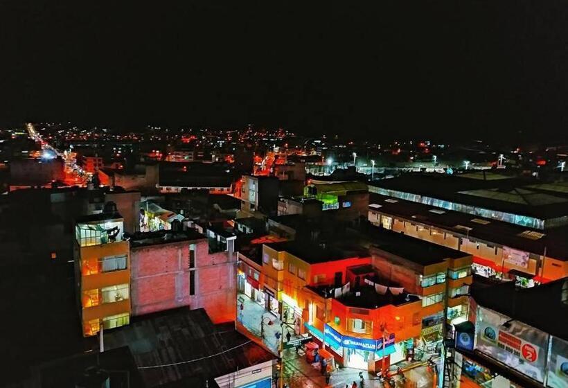 ホテル Espinar Plaza