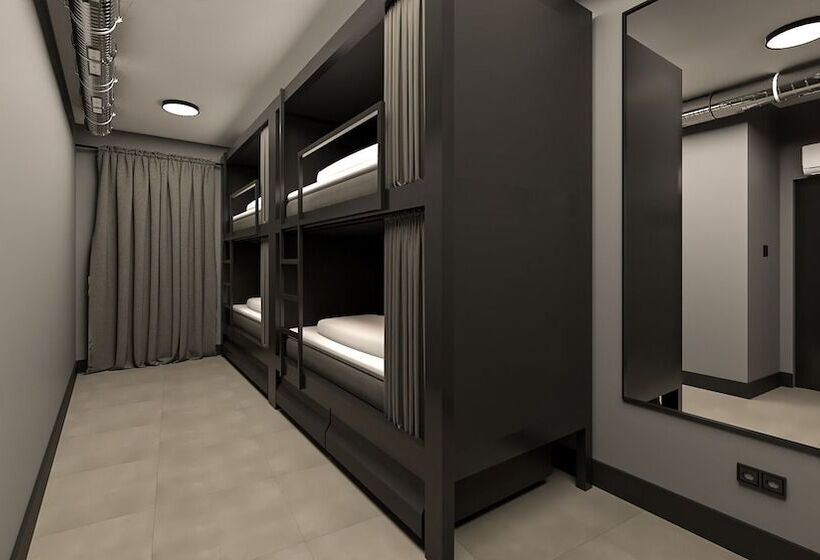 Little Monkey Hostel Private Pods