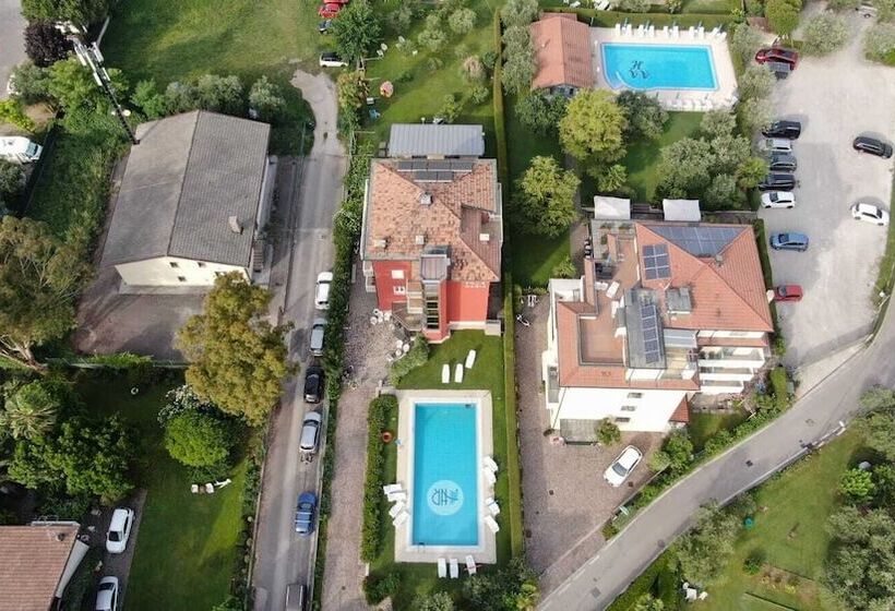 هتل Bike Garnì Villa Maria Torbole