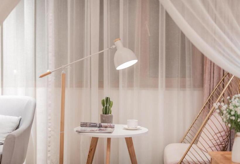 هتل Shang Shan Ruo Shui 大理上山若水客栈