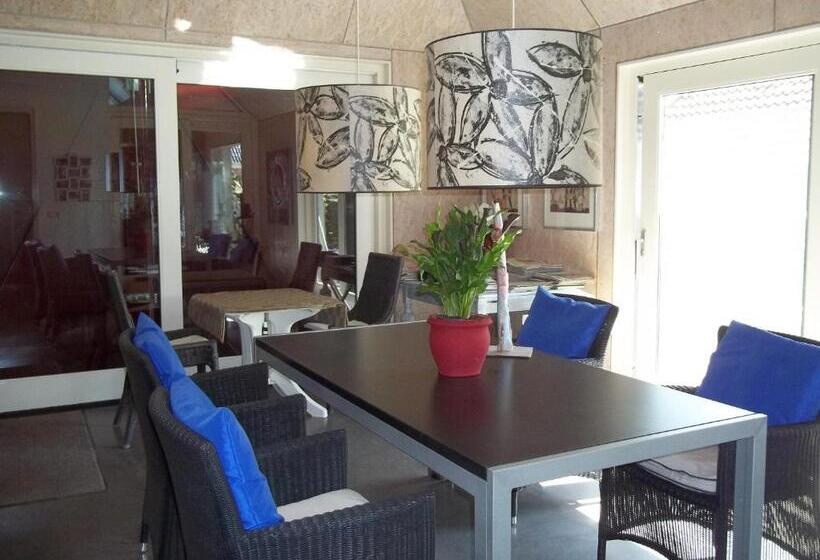 مبيت وإفطار T Griene Hemeltsje