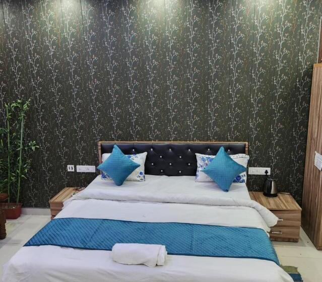 Hotel Goroomgo Maujis Villa Guest House Prayagraj Near Sangam Railway Station Luxury Room Quality Exce
