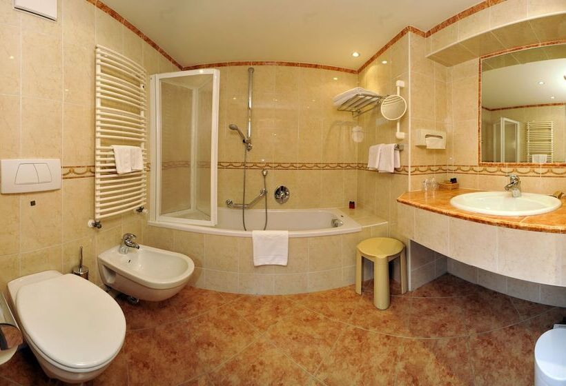هتل Garni Concordia   Dolomites Home