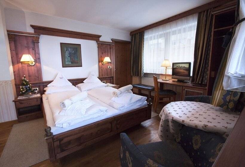 هتل Garni Concordia   Dolomites Home