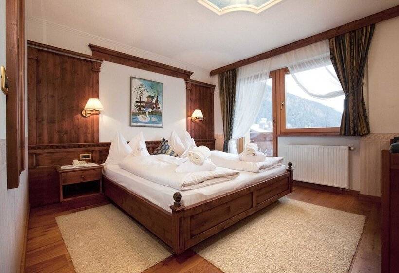 هتل Garni Concordia   Dolomites Home
