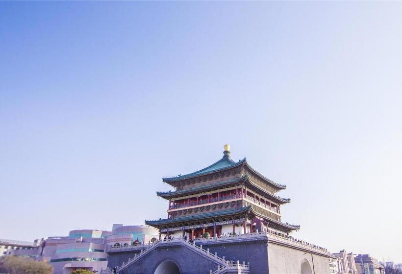 فندق Golden Tree Business