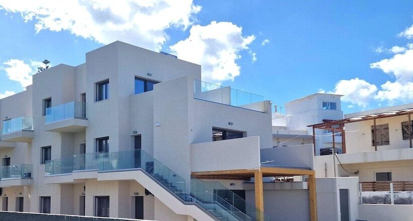 בית מלון כפרי Almare Beach