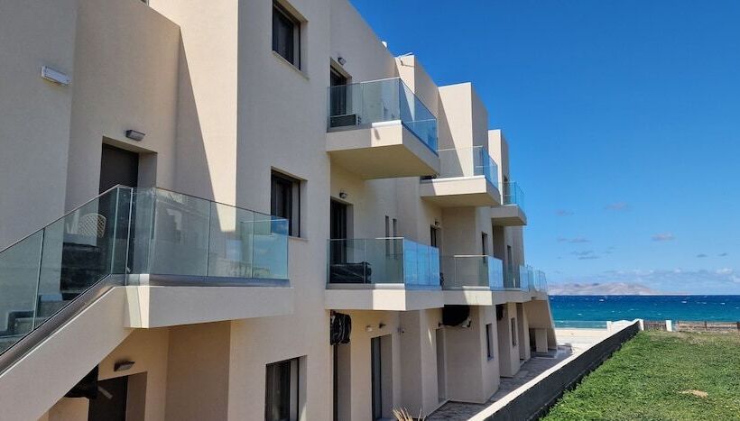 בית מלון כפרי Almare Beach