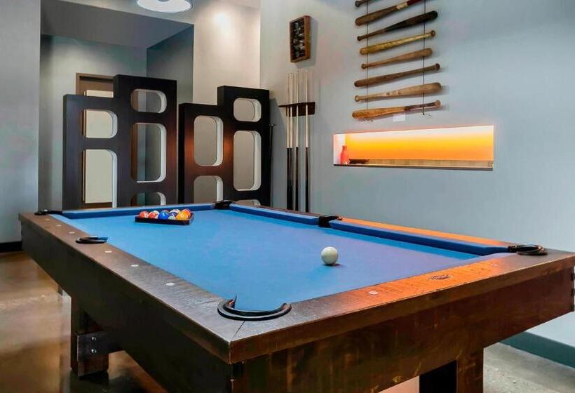 هتل Aloft Newport On The Levee