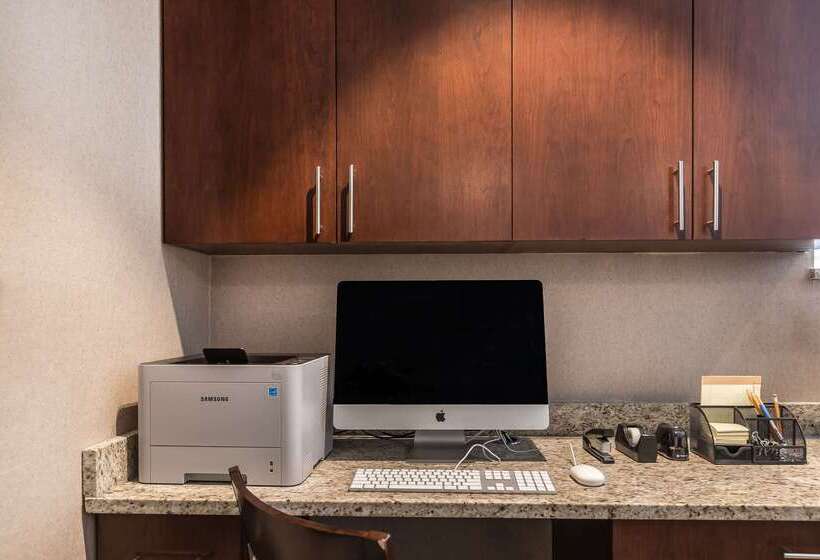 فندق Comfort Inn Bay City  Riverfront