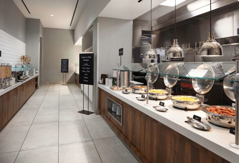 ホテル Embassy Suites By Hilton Amarillo Downtown