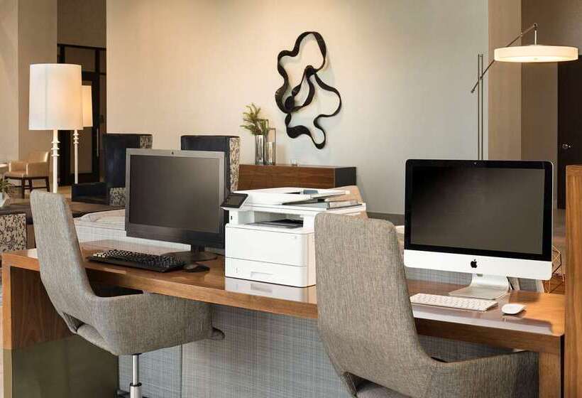 ホテル Embassy Suites By Hilton Amarillo Downtown