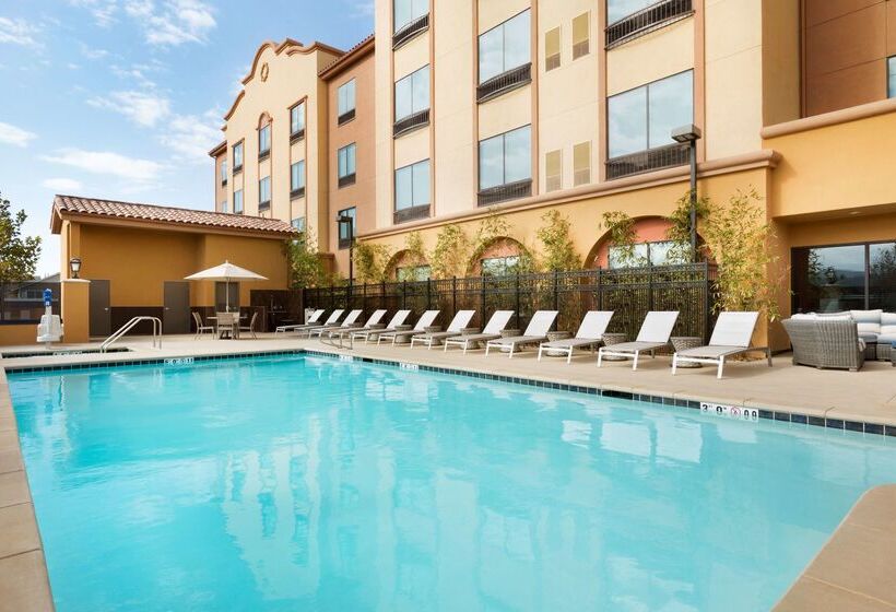 Отель Hilton Garden Inn Lompoc