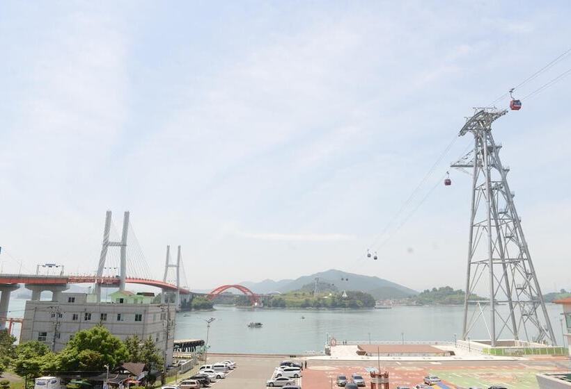 هتل Jinju Kai