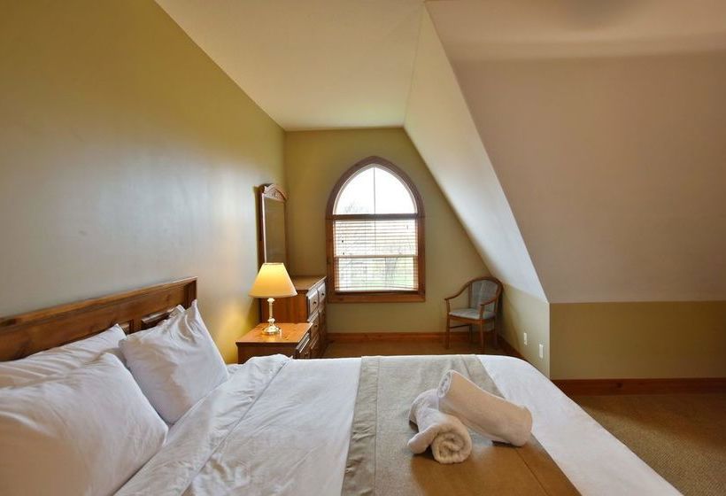 Отель The Lodges At Blue Mountain - Historic Snowbridge Condos