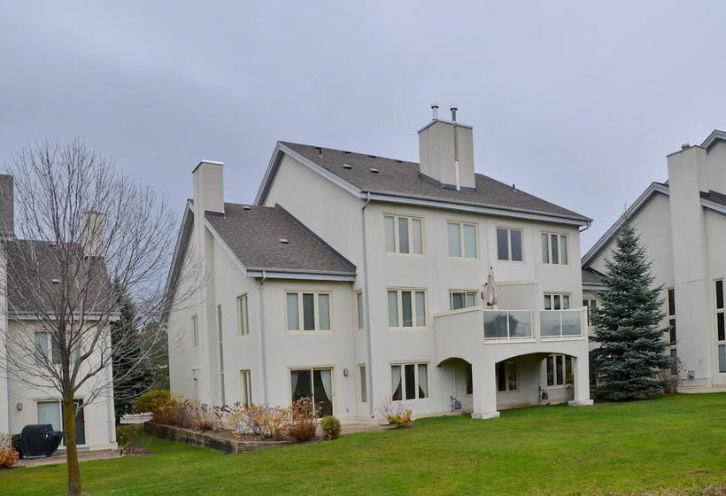 Отель The Lodges At Blue Mountain - Wintergreen Condos