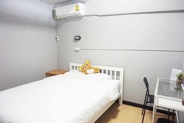 Moumou Hostel