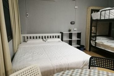 Moumou Hostel