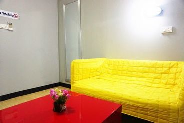 Moumou Hostel