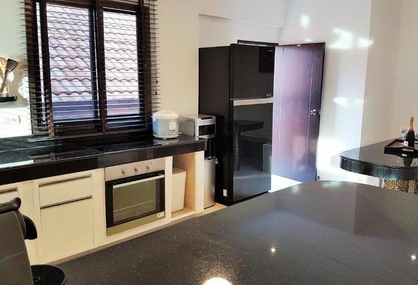 Hideland Luxury Pool Villa Pattaya Walking Street 5 Bedrooms