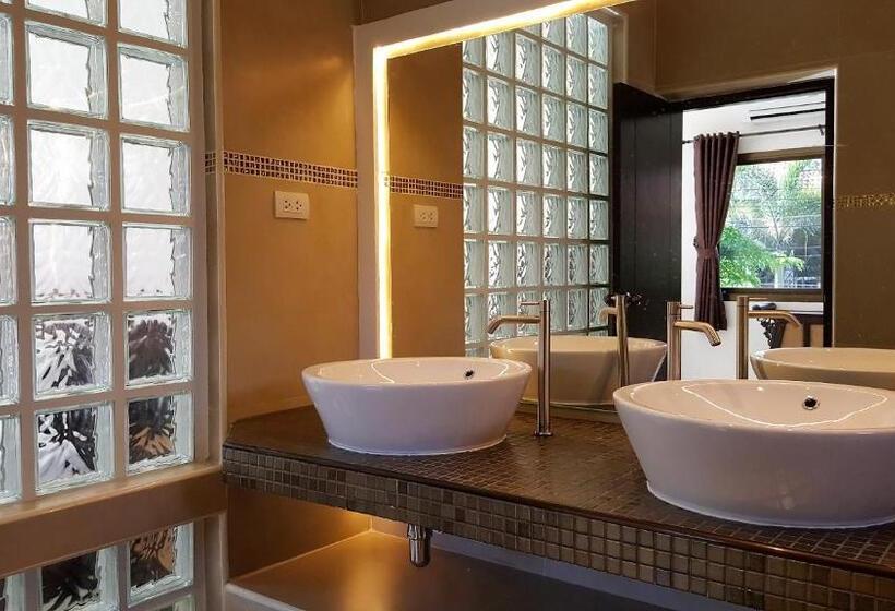 Hideland Luxury Pool Villa Pattaya Walking Street 5 Bedrooms