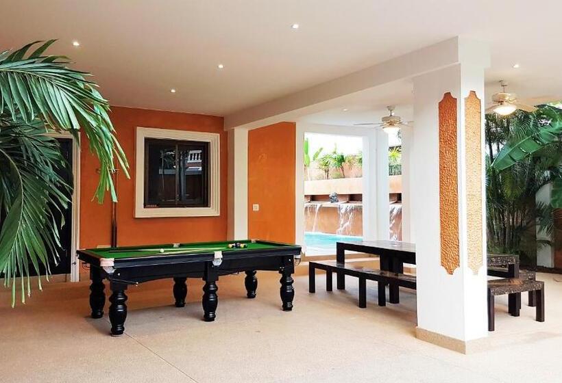 Hideland Luxury Pool Villa Pattaya Walking Street 5 Bedrooms