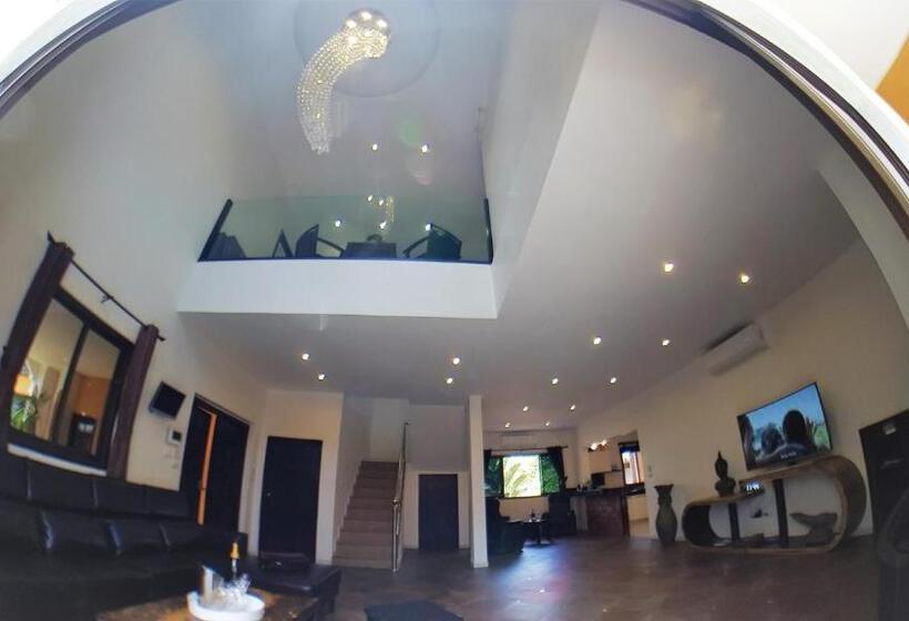 Hideland Luxury Pool Villa Pattaya Walking Street 5 Bedrooms