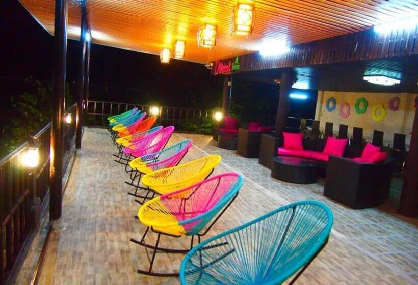 هتل Donut Resort