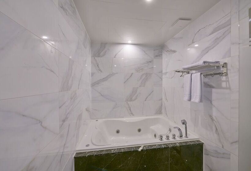 בית מלון כפרי Gwangju Madrid