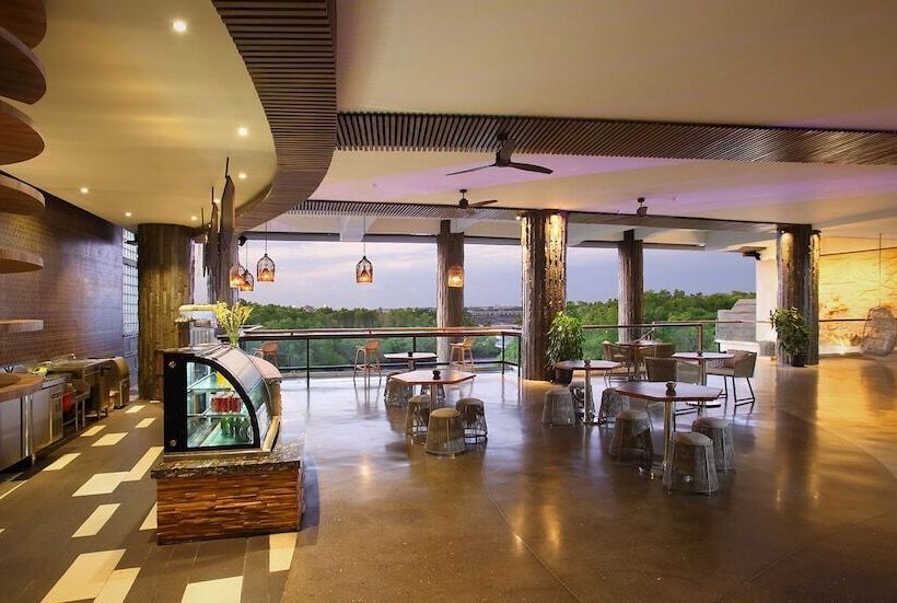 هتل The Crystal Luxury Bay Resort Nusa Dua