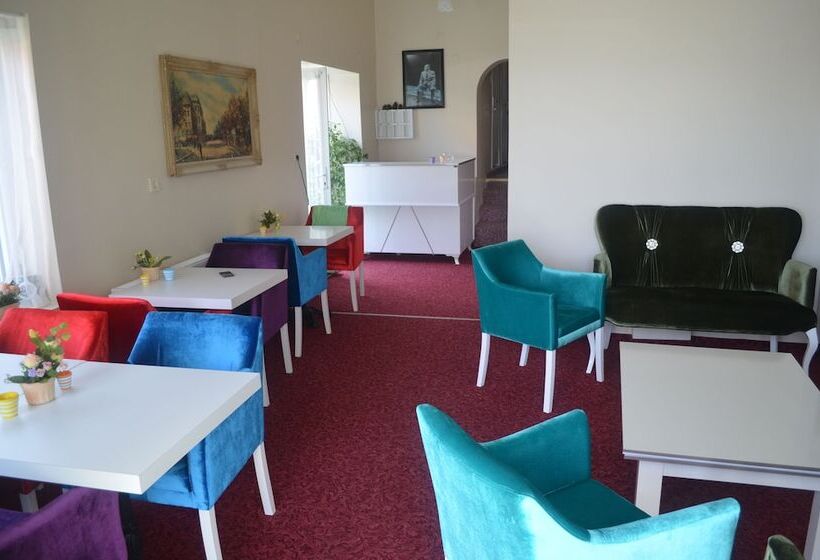 Kiyi Motel