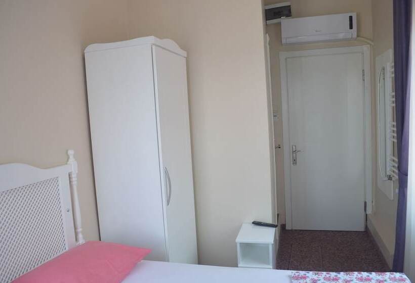 Kiyi Motel