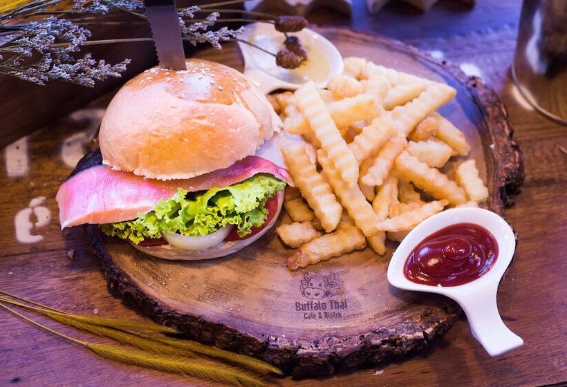膳宿费 Buffalo Thai Cafe & Bistro