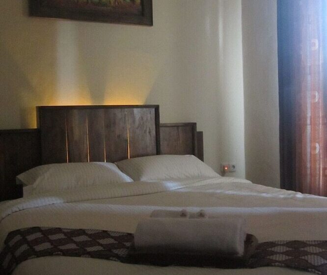 پانسیون Larasati Guest House