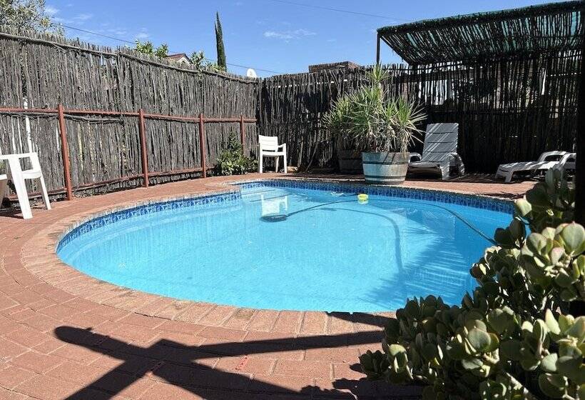 פנסיון The Solomon Guest House