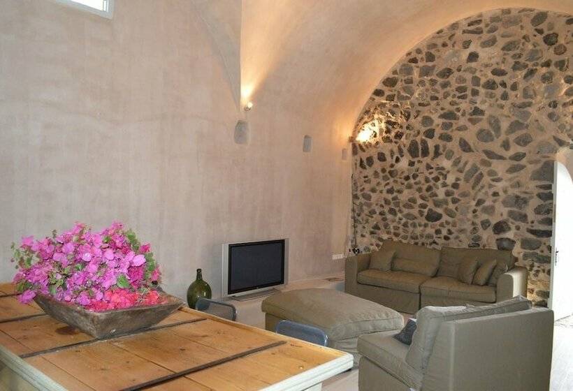 Pyrgos Old Winery Villa