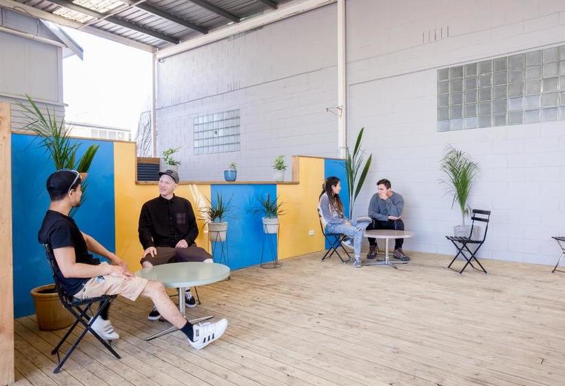 هاستل The Nook Backpackers