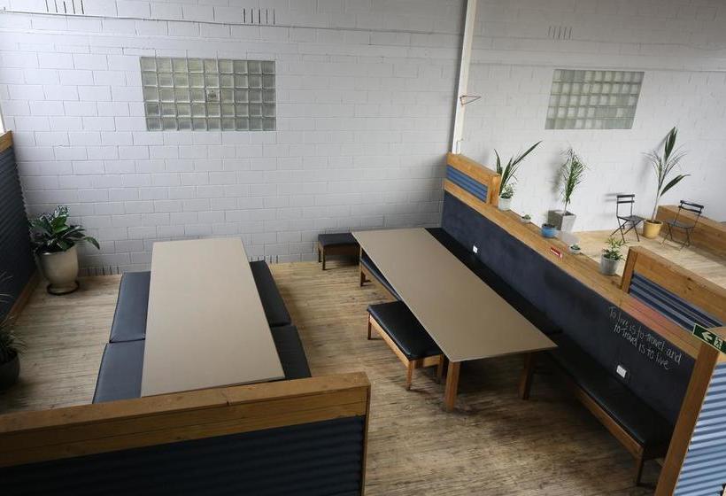 هاستل The Nook Backpackers