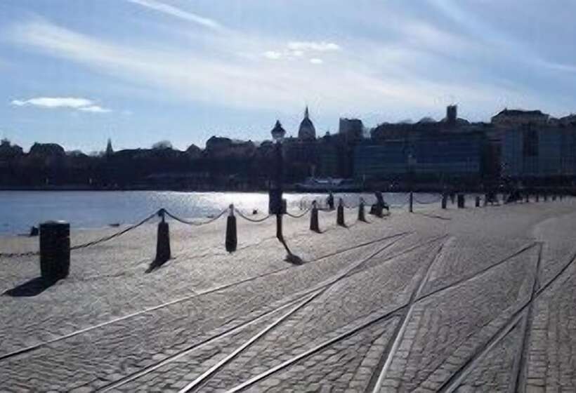 Dockside Hostel