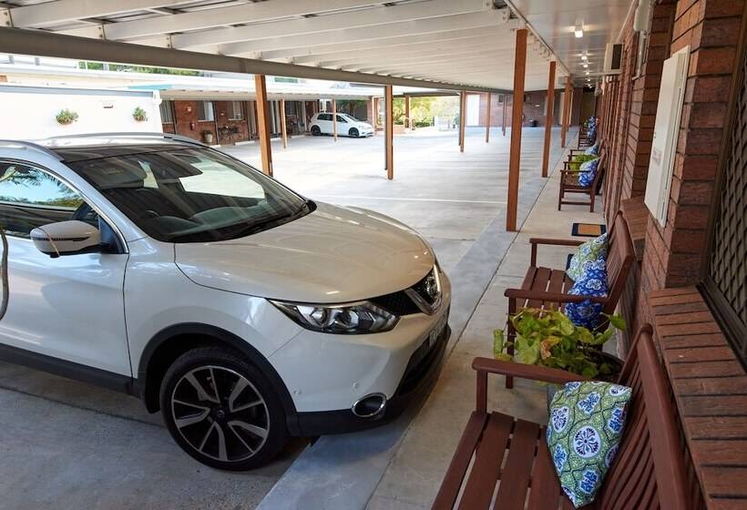 هتل Ruthven Street Motor Inn