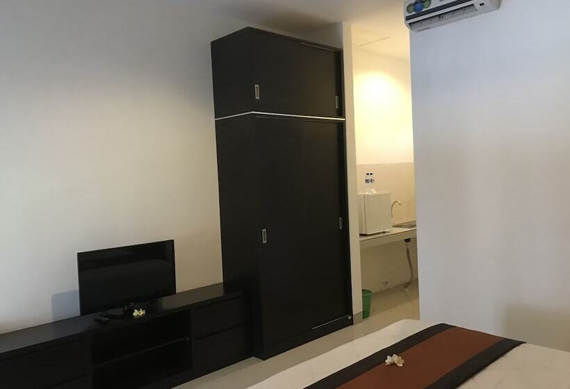 هتل The Celuk Homestay