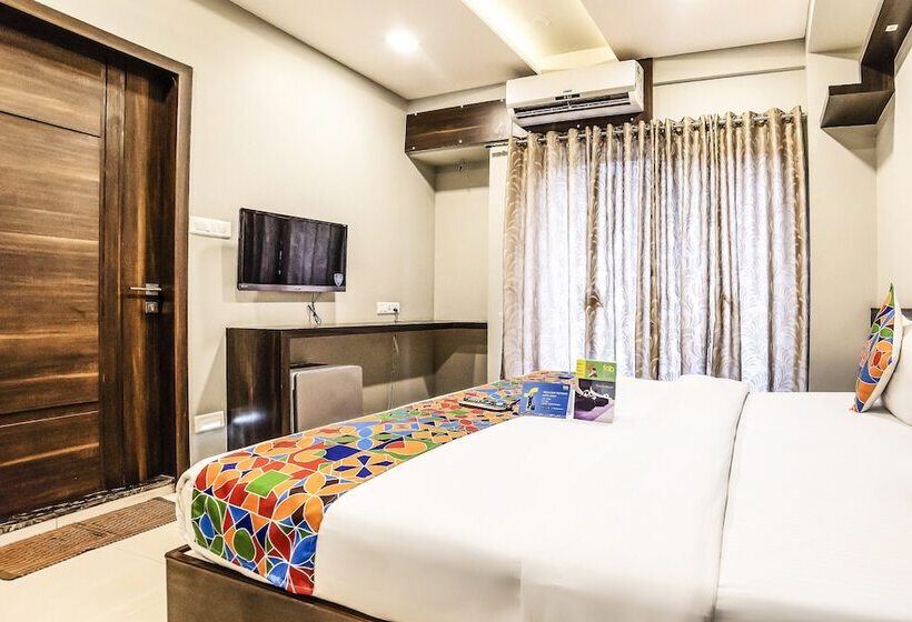 בית מלון כפרי Treebo Sumati Baner