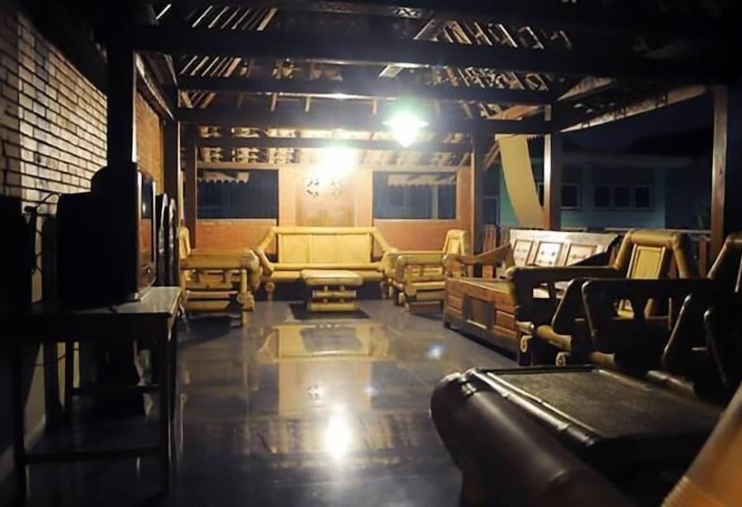 پانسیون Roemah Balewaringin