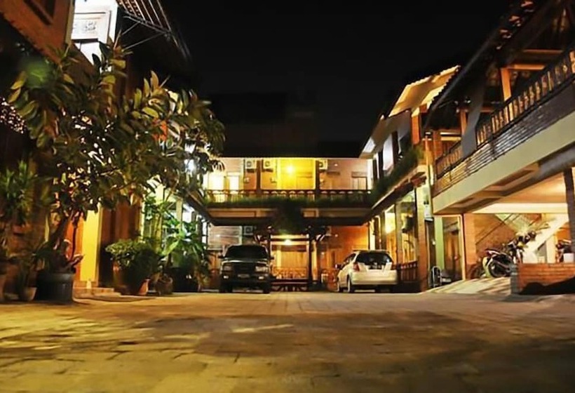 پانسیون Roemah Balewaringin