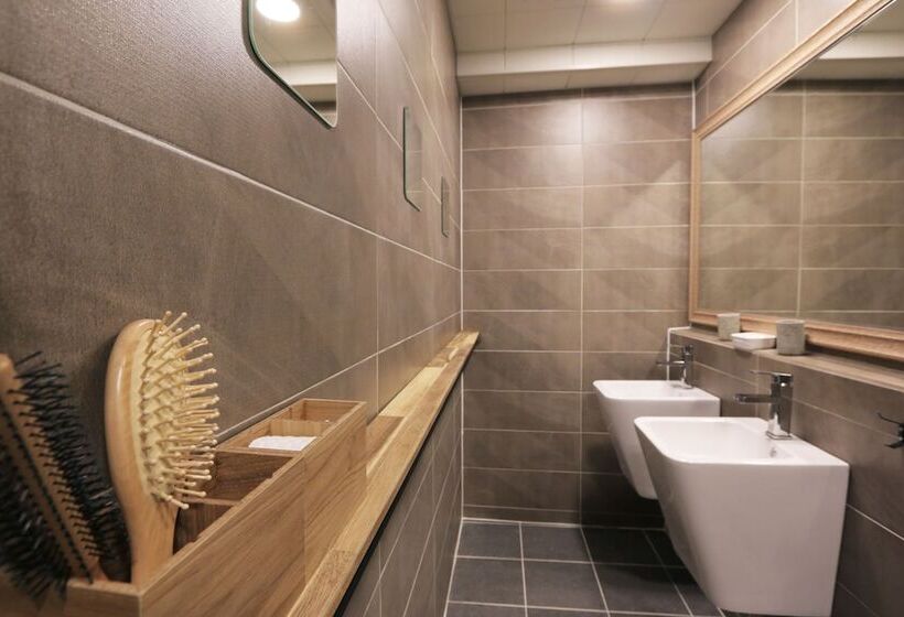 Blueboat Hostel Jeonju