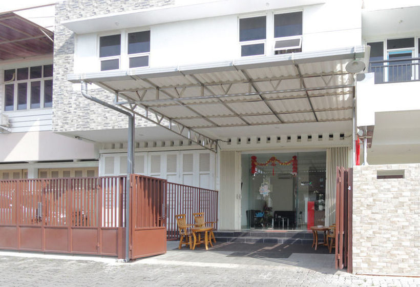Hotel Airy Pecinan Kalikuping Utara 243 Semarang